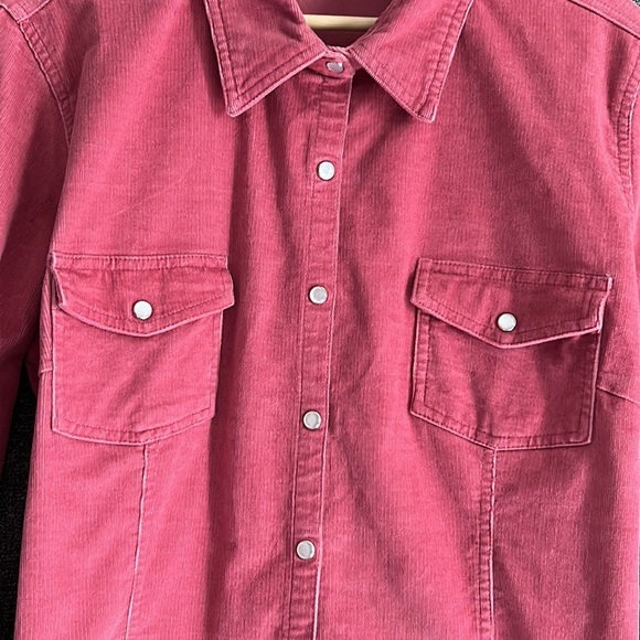 Vintage Cotton Ginny!! Pink corduroy “pearl” button shirt - Picture 2 of 13